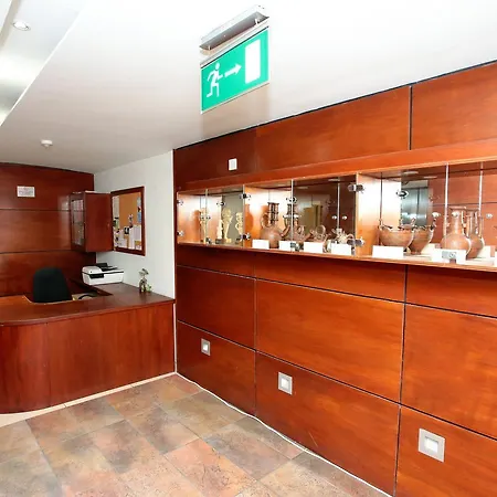 Ithaki Phinikoudes 307 *