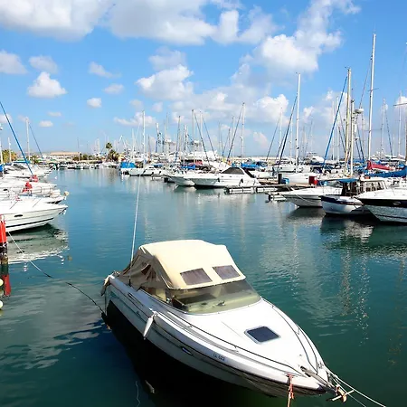 Ithaki Phinikoudes 307 *