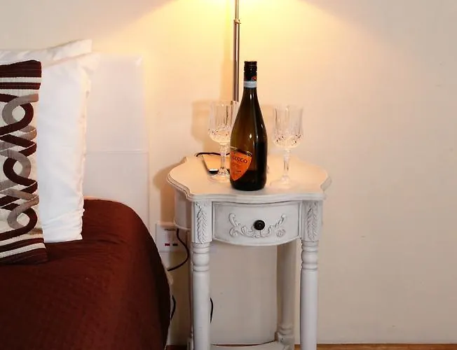 Ithaki Phinikoudes 307 *