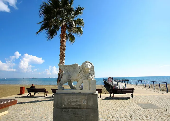 Ithaki Phinikoudes 307 * Larnaca