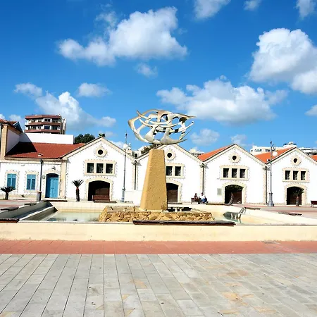 Ithaki Phinikoudes 307 * לרנקה